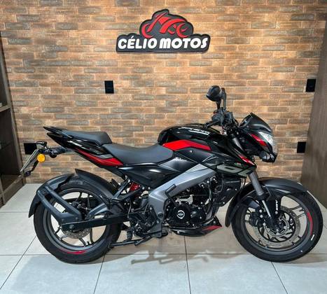 BAJAJ DOMINAR 160 